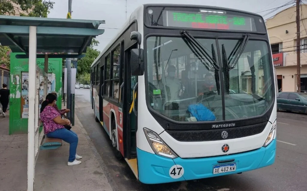 Tarifa de Rioja Bus congelada: vecinos esperan mejoras en el servicio durante cuatro meses