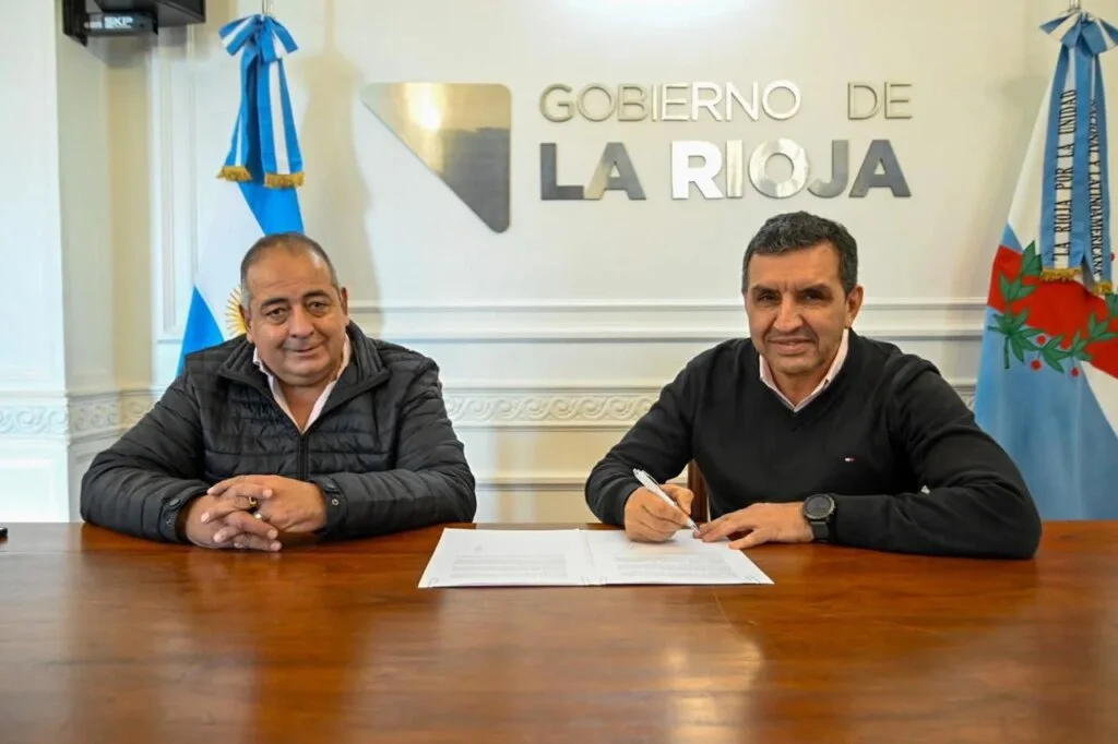 Transporte escolar asegurado para 600 estudiantes en Castro Barros, destaca el Ministerio de Educación