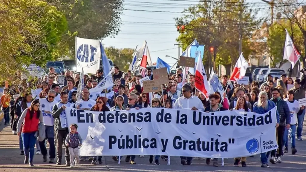 Universidades de La Rioja esperan respuestas tras la marcha por fondos educativos